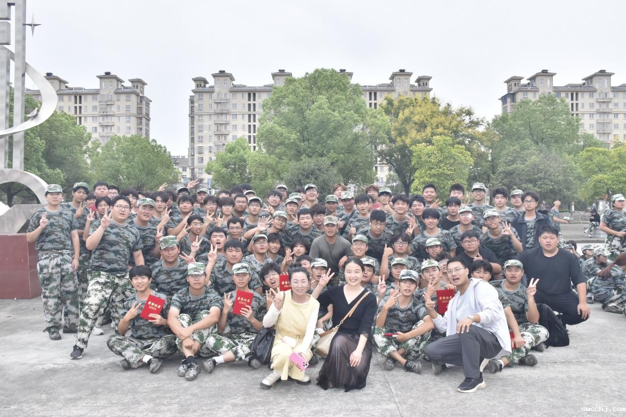 机电工程系军训体育风采展示圆满落幕